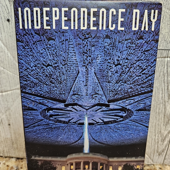 Independence Day VHS 20th Century Fox Will Smith PG-13 Color 1996 - Picture 2 of 8